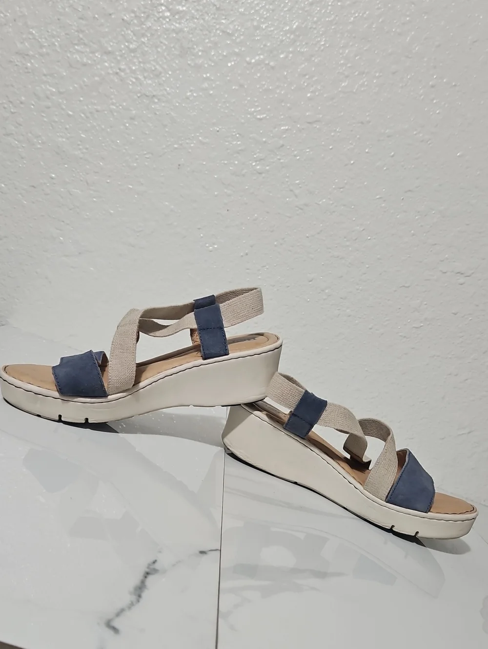 Born Kasady Mixed Media Platform Wedge Sandal - Picture 3 of 9